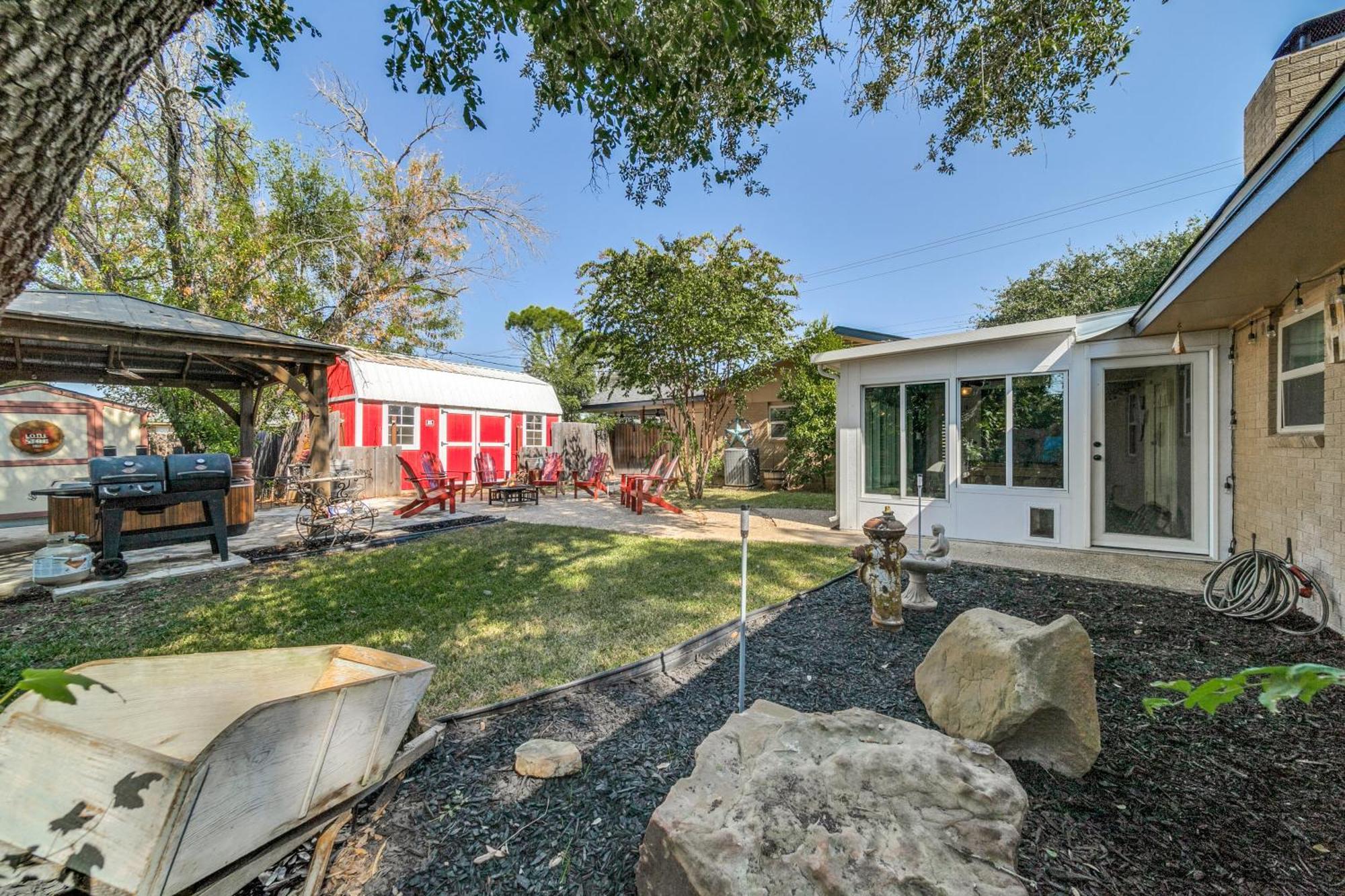 Charming Pet Friendly 4 Bdrm Home Mins To Main St And Wineries Фредериксбург Екстериор снимка