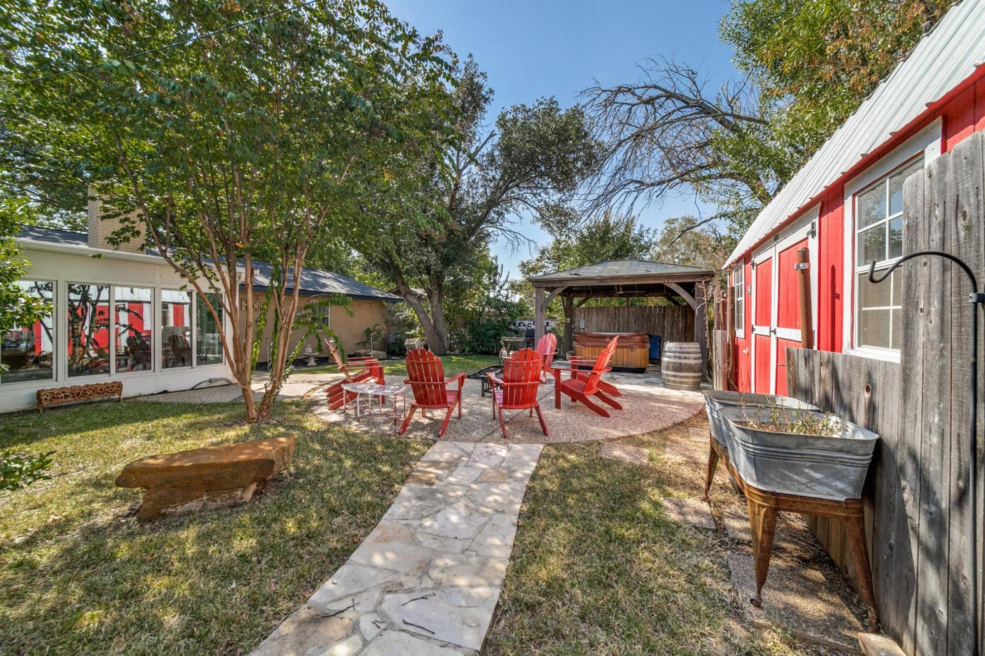 Charming Pet Friendly 4 Bdrm Home Mins To Main St And Wineries Фредериксбург Екстериор снимка