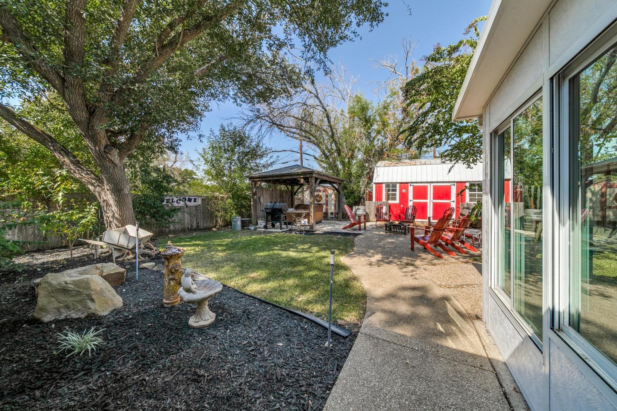 Charming Pet Friendly 4 Bdrm Home Mins To Main St And Wineries Фредериксбург Екстериор снимка