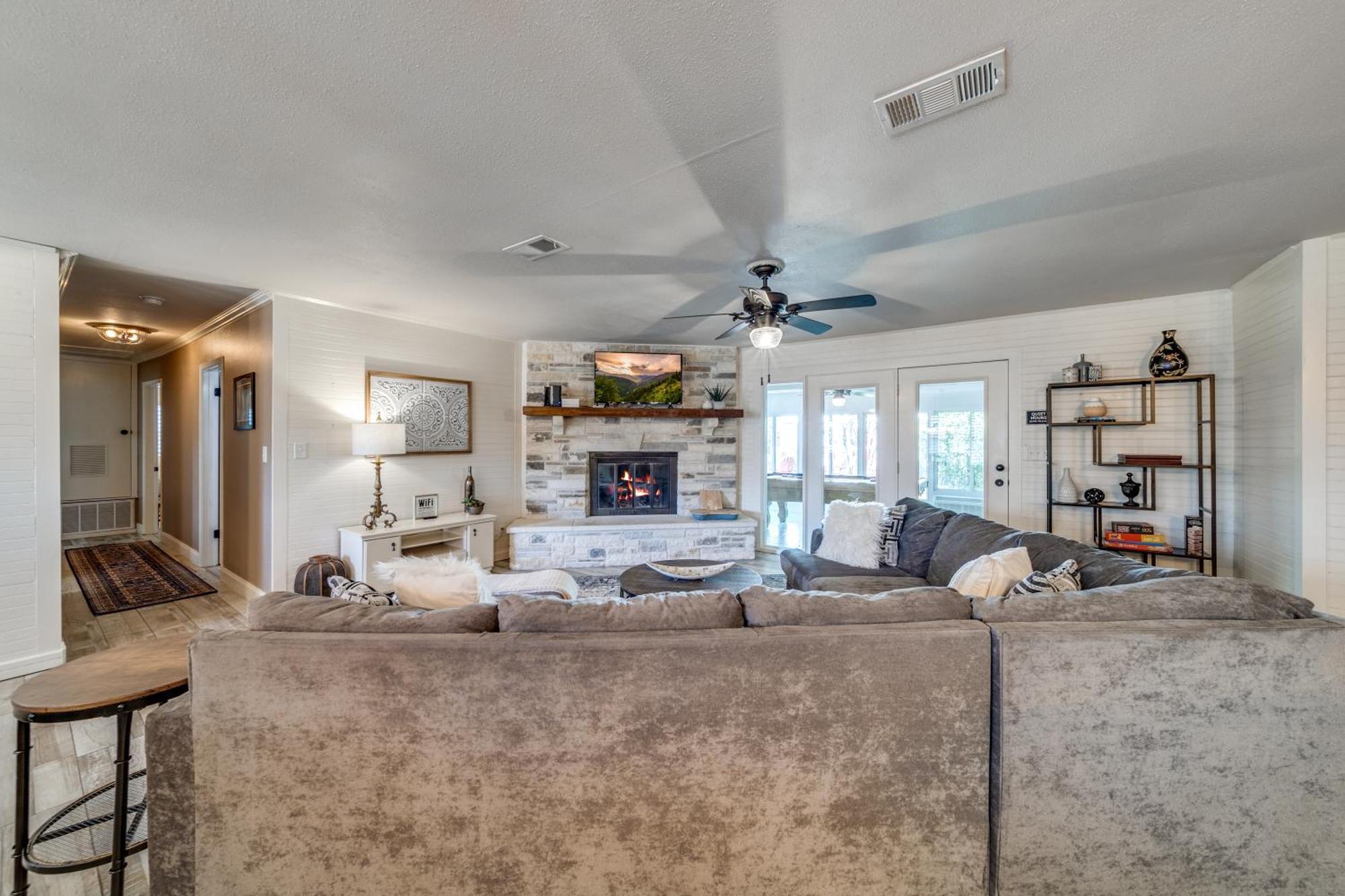 Charming Pet Friendly 4 Bdrm Home Mins To Main St And Wineries Фредериксбург Екстериор снимка